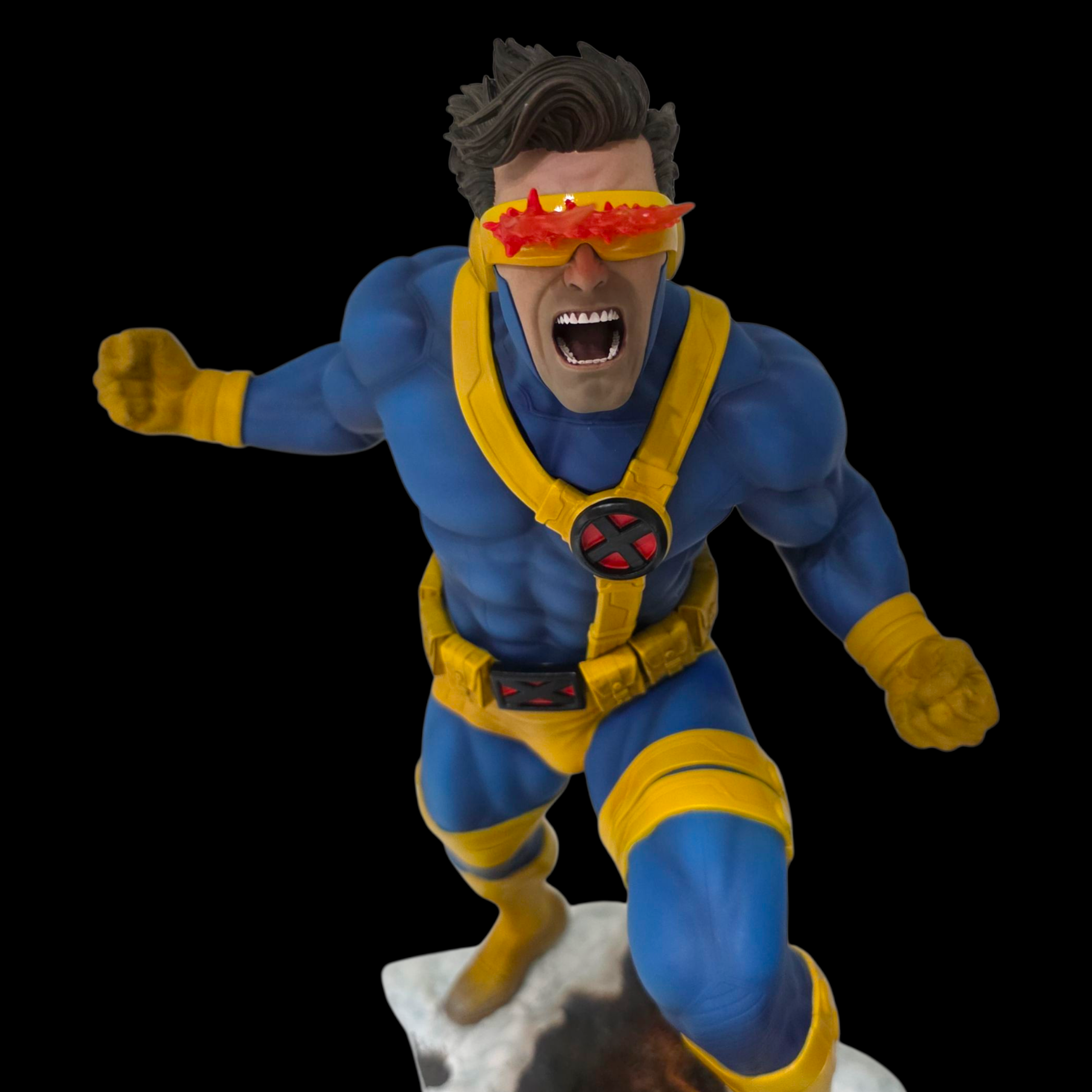Cyclops – 1/4 Scale Statue view